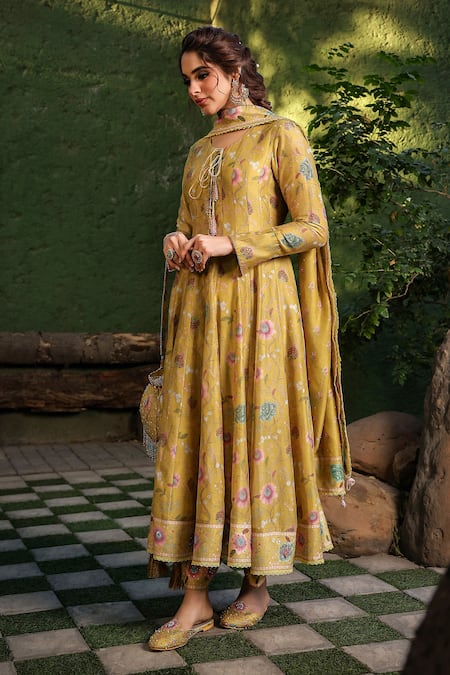 Buy_Label Niti Bothra_Yellow Silk, Chanderi Beads Round Neck Floral Print Anarkali Pant Set _Online_at_Aza_Fashions