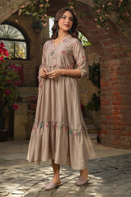 Label Niti Bothra_Green Silk, Chanderi Embroidery V-neck Mughal Floral Print Dress _Online_at_Aza_Fashions