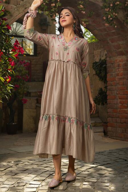 Buy_Label Niti Bothra_Green Silk, Chanderi Embroidery V-neck Mughal Floral Print Dress _Online_at_Aza_Fashions