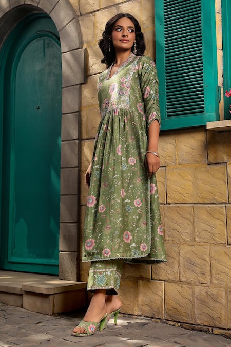 Shop_Label Niti Bothra_Green Silk, Chanderi Embroidery V-neck Mughal Floral Bloom Print Kurta With Pant _at_Aza_Fashions