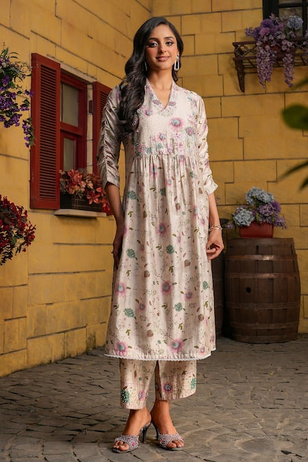 Shop_Label Niti Bothra_Ivory Silk, Chanderi Embroidery V-neck Mughal Floral Vine Print Kurta With Pant _at_Aza_Fashions