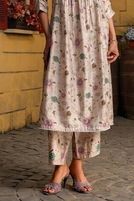 Label Niti Bothra Ivory Silk, Chanderi Embroidery V-neck Mughal Floral Vine Print Kurta With Pant Online at Aza Fashions Label Niti Bothra_Ivory Silk, Chanderi Embroidery V-neck Mughal Floral Vine Print Kurta With Pant _Online_at_Aza_Fashions