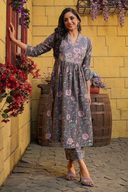 Shop_Label Niti Bothra_Purple Silk, Chanderi Embroidery V-neck Floral Print Pleated Kurta With Pant _at_Aza_Fashions