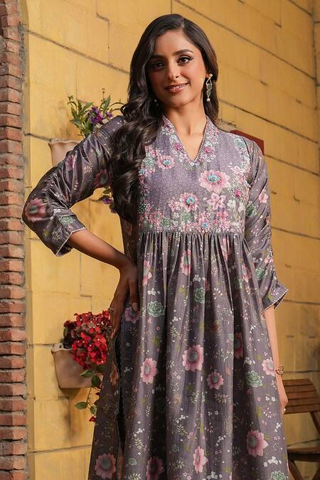 Shop Label Niti Bothra Purple Silk, Chanderi Embroidery V-neck Floral Print Pleated Kurta With Pant Online at Aza Fashions Shop_Label Niti Bothra_Purple Silk, Chanderi Embroidery V-neck Floral Print Pleated Kurta With Pant _Online_at_Aza_Fashions