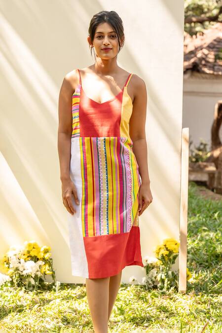 Buy_Prachi Kamat_Red Cotton, Linen Embroidery V-neck Portuguese Print Midi Dress _Online_at_Aza_Fashions