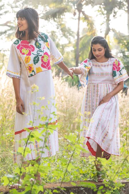 Prachi Kamat_White Cotton, Linen Embroidery Round Neck Portuguese Print Midi Dress _at_Aza_Fashions