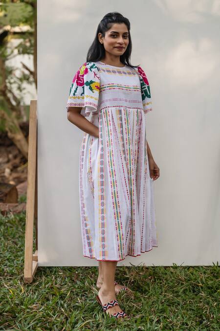 Prachi Kamat_White Cotton, Linen Embroidery Round Neck Portuguese Print Front Slit Midi Dress _Online_at_Aza_Fashions