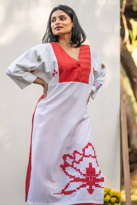 Prachi Kamat_Red Cotton, Linen Embroidery, Patchwork Pin Tuck Yoke Kurta With Solid Pant _Online_at_Aza_Fashions