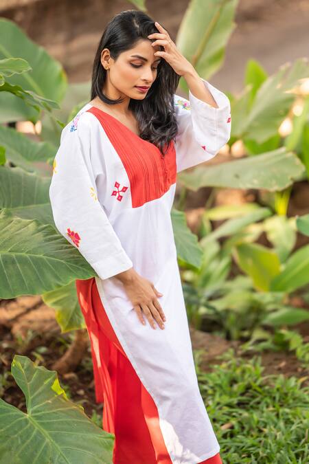 Prachi Kamat_Red Cotton, Linen Embroidery, Patchwork Pin Tuck Yoke Kurta With Solid Pant _at_Aza_Fashions