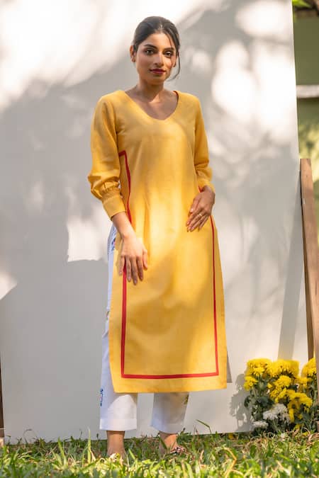 Prachi Kamat_Yellow Cotton, Linen Patchwork Round Neck Straight Kurta With Printed Pant _Online_at_Aza_Fashions