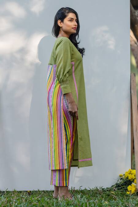 Prachi Kamat_Green Cotton, Linen Patchwork Round Neck Straight Kurta Set With Printed Pant _Online_at_Aza_Fashions