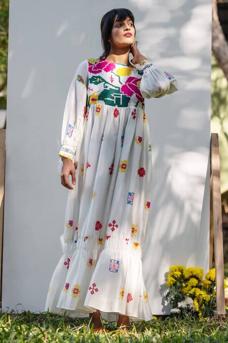 Prachi Kamat_White Chanderi Round Neck Portuguese Folk Print Tiered Maxi Dress _Online_at_Aza_Fashions