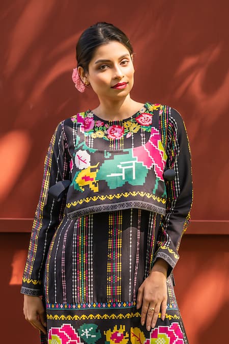 Prachi Kamat Black Chanderi Embroidery Round Neck Portuguese Print Straight Kurta And Pant Online at Aza Fashions Prachi Kamat_Black Chanderi Embroidery Round Neck Portuguese Print Straight Kurta And Pant _Online_at_Aza_Fashions