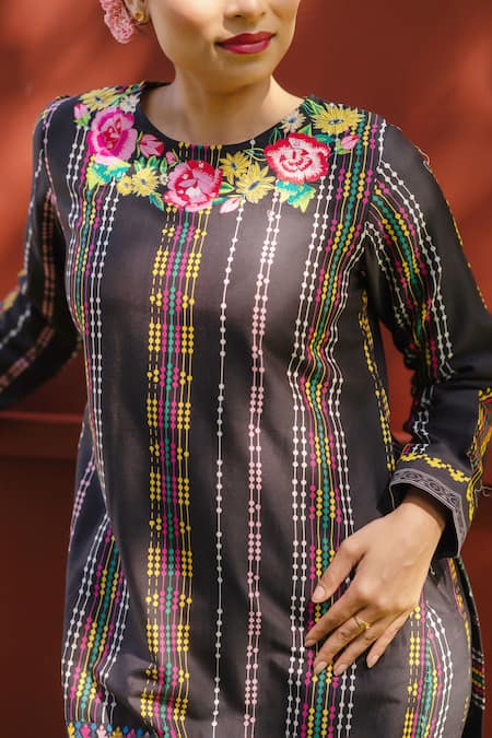 Buy_Prachi Kamat_Black Chanderi Embroidery Round Neck Portuguese Print Straight Kurta And Pant _Online_at_Aza_Fashions