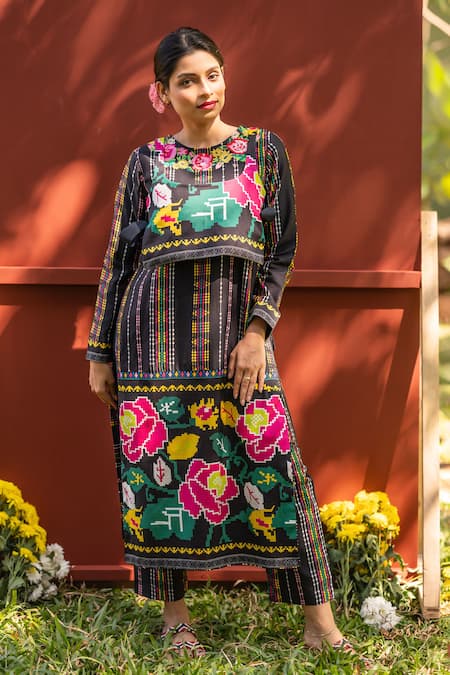 PRACHI KAMAT Black Chanderi Printed Portuguese Round Straight Kurta And Pant 