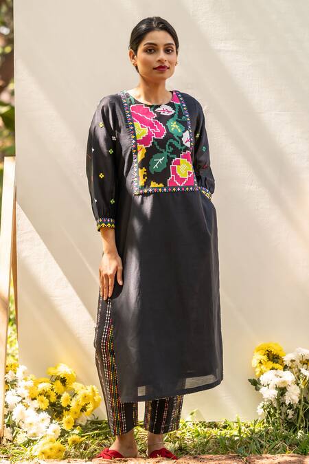 Buy_Prachi Kamat_Black Chanderi Embroidery Round Neck Portuguese Print Straight Kurta Pant Set _Online_at_Aza_Fashions