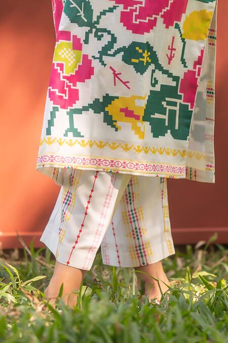 Buy_Prachi Kamat_White Chanderi Embroidery Round Neck Portuguese Print Kurta Set With Jacket _Online_at_Aza_Fashions
