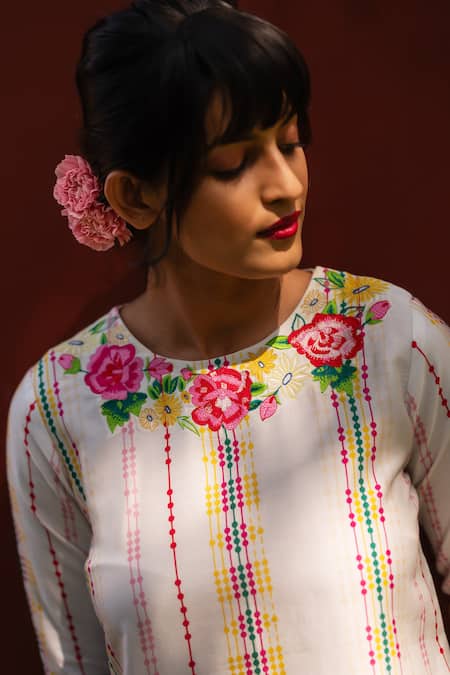 Prachi Kamat_White Chanderi Embroidery Round Neck Portuguese Print Kurta Set With Jacket _at_Aza_Fashions