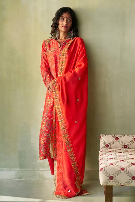 Saundh Red Silk, Organza, Satin Embroidery, Bano Floral Mandala Print Kurta Pant Set Online at Aza Fashions Saundh_Red Silk, Organza, Satin Embroidery, Bano Floral Mandala Print Kurta Pant Set _Online_at_Aza_Fashions