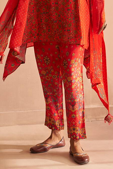 Buy_Saundh_Red Crepe, Organza, Silk Sequins, Nadiya Abstract Floral Print Kurta Pant Set_Online_at_Aza_Fashions