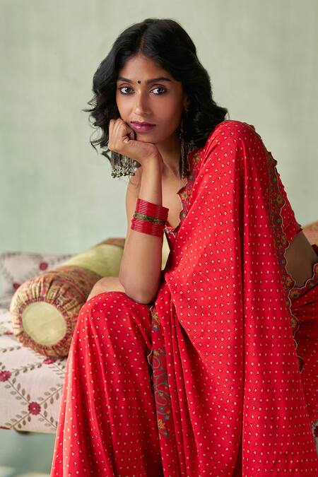 Saundh_Red Natural Crepe Print Miniature Zeenat Saree With Unstitched Blouse Piece_Online_at_Aza_Fashions