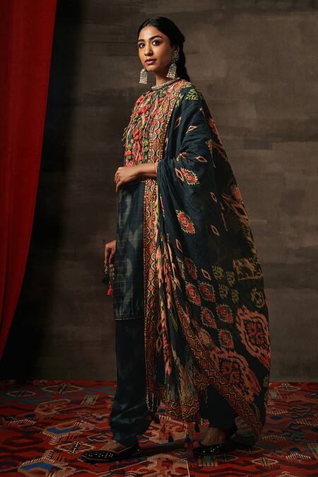 Buy_Saundh_Black Wool, Silk, Cotton Tassels Round Neck Hema Bohemian Print Kurta Salwar Set_Online_at_Aza_Fashions