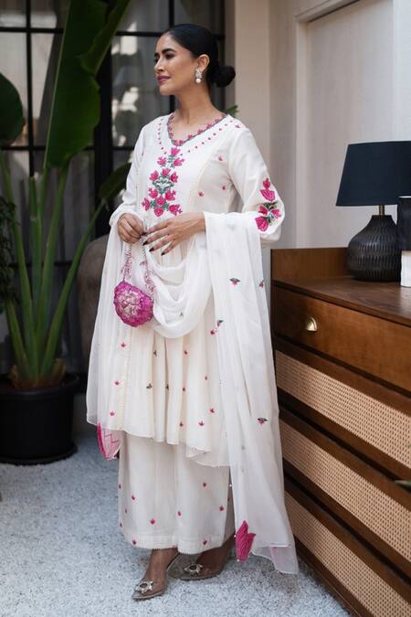 Shop_Leela By A_Ivory Organza, Chanderi Beads, Embroidery V-neck Lotus Patchwork Anarkali Set 