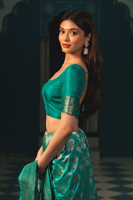 Buy Amaara Turquoise Silk Green Katan Floral Vine Handwoven Saree With Running Blouse Online at Aza Fashions Buy_Amaara_Turquoise Silk Green Katan Floral Vine Handwoven Saree With Running Blouse_Online_at_Aza_Fashions