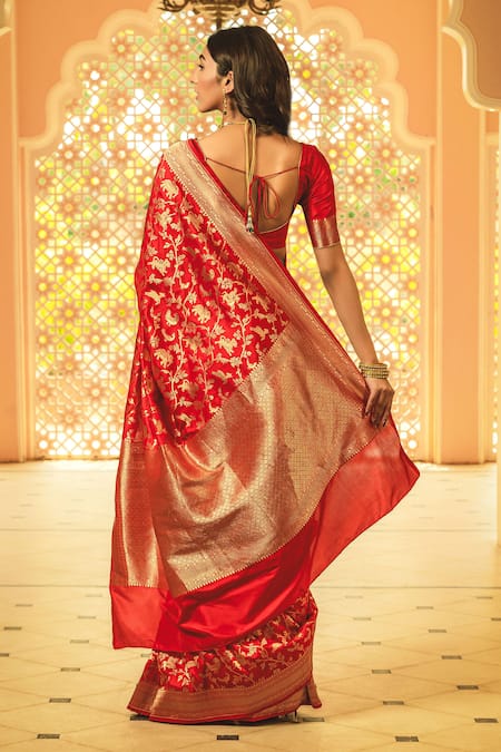 Amaara Shikargah Hunting Motifs Saree With Running Blouse 