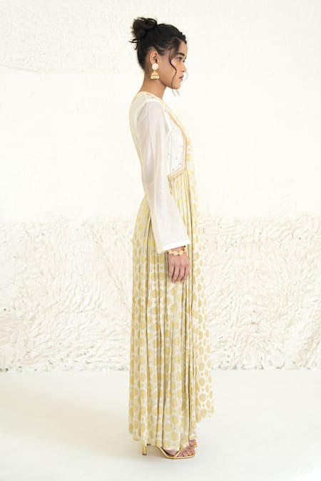 Shop Rishi and Vibhuti Ivory Chanderi, Brocade Embroidery Round Neck Adriel Floral Woven Anarkali at Aza Fashions Shop_Rishi and Vibhuti_Ivory Chanderi, Brocade Embroidery Round Neck Adriel Floral Woven Anarkali _at_Aza_Fashions