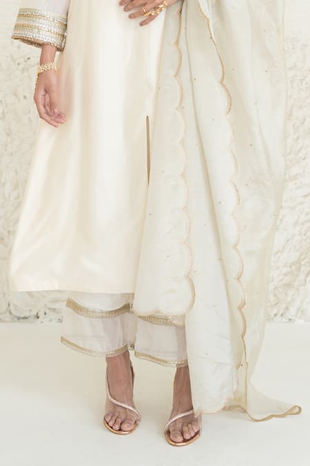 Shop Rishi and Vibhuti Ivory Organza, Chanderi Silk Mirrors, Sequins, Inara Yoke Anarkali Set Online at Aza Fashions Shop_Rishi and Vibhuti_Ivory Organza, Chanderi Silk Mirrors, Sequins, Inara Yoke Anarkali Set _Online_at_Aza_Fashions