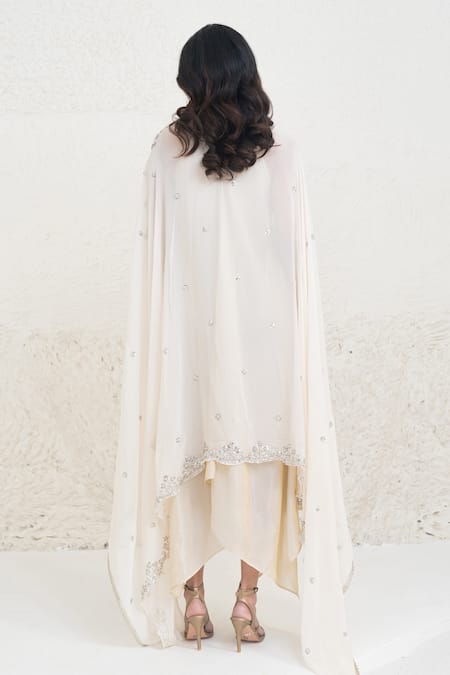 Shop Rishi and Vibhuti Ivory Chanderi Silk, Asteria Solid Kurta With Scallop Embroidered Dupatta at Aza Fashions Shop_Rishi and Vibhuti_Ivory Chanderi Silk, Asteria Solid Kurta With Scallop Embroidered Dupatta _at_Aza_Fashions