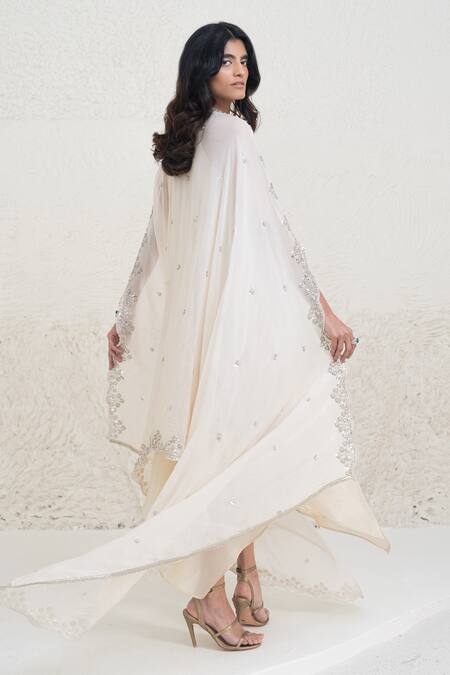 Rishi and Vibhuti Ivory Chanderi Silk, Asteria Solid Kurta With Scallop Embroidered Dupatta Online at Aza Fashions Rishi and Vibhuti_Ivory Chanderi Silk, Asteria Solid Kurta With Scallop Embroidered Dupatta _Online_at_Aza_Fashions