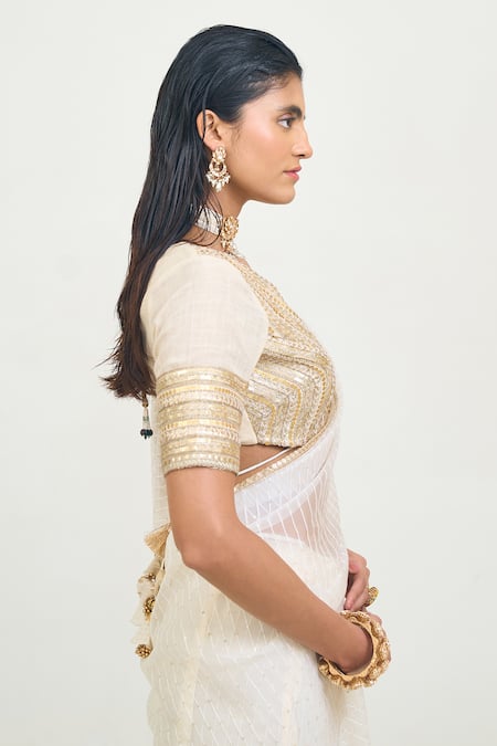 Rishi and Vibhuti_Ivory Organza, Linen Sequins, Embroidery V-neck Sira Stripe Saree With Blouse _Online_at_Aza_Fashions