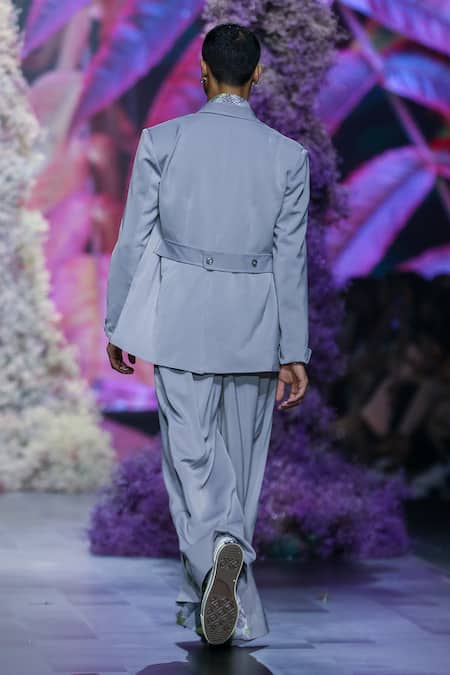 Nirmooha Lapel Collared Blazer 