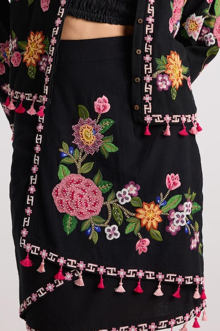 Chandrima Black Kota Doria, Cotton Embroidery, Beads Floral Bloom Skirt Online at Aza Fashions Chandrima_Black Kota Doria, Cotton Embroidery, Beads Floral Bloom Skirt _Online_at_Aza_Fashions