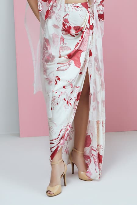 Buy Studio Radical White Silk , Applique Sweetheart Neck Rafflesia Cape Skirt Set Online at Aza Fashions Buy_Studio Radical_White Silk , Applique Sweetheart Neck Rafflesia Cape Skirt Set _Online_at_Aza_Fashions