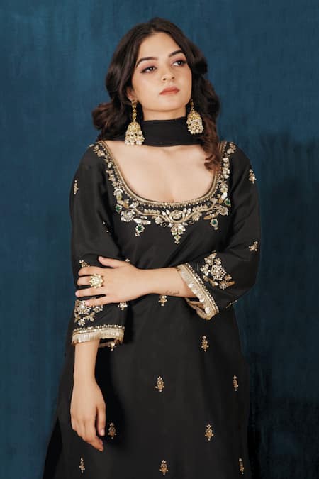 Buy_Saubhagya_Black Silk, Chiffon Crystals, Cut Work, Sequins, Floral Placement Kurta Set _Online_at_Aza_Fashions