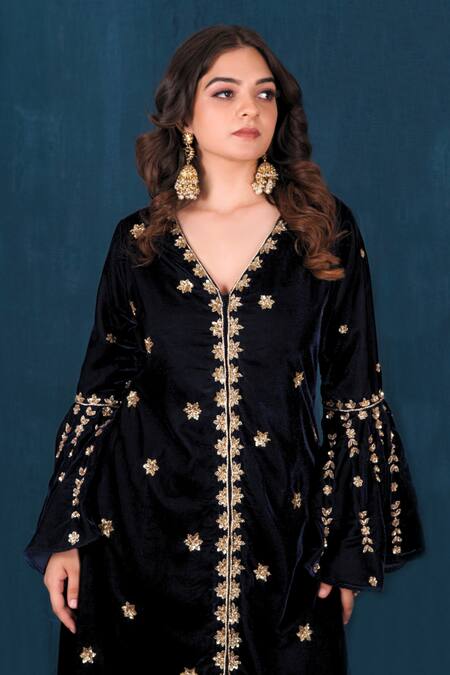 Saubhagya Blue Velvet Sequins V-neck Embroidered Kurta And Wide Legged Pant Set at Aza Fashions Saubhagya_Blue Velvet Sequins V-neck Embroidered Kurta And Wide Legged Pant Set _at_Aza_Fashions