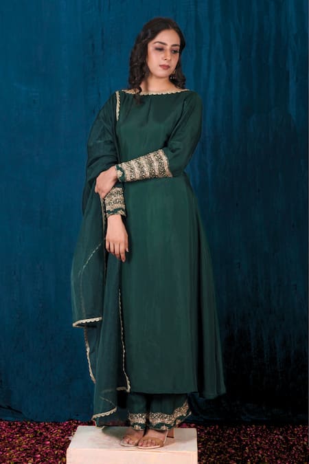 Saubhagya_Green Organza, Silk Embroidery Boat Neck Scallop Neckline Anarkali Set _Online_at_Aza_Fashions