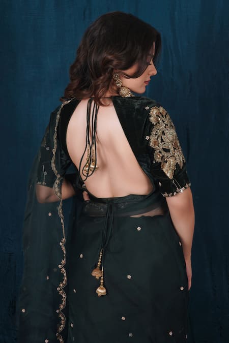 Saubhagya Scallop Border Embroidered Saree With Blouse 