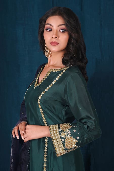 Buy_Saubhagya_Green Silk, Cotton, Organza Sequins Split V-neck Zari Embroidered Kurta Set _Online_at_Aza_Fashions