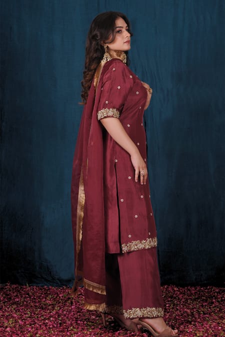 Saubhagya Floral Embroidered Kurta Set 