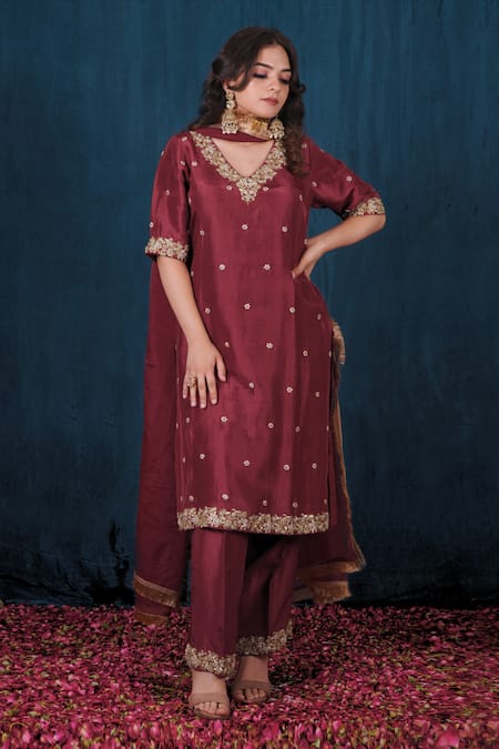 Saubhagya Red Silk, Organza Metallic Thread, Zari, Embroidery V-neck Floral Kurta Set Online at Aza Fashions Saubhagya_Red Silk, Organza Metallic Thread, Zari, Embroidery V-neck Floral Kurta Set _Online_at_Aza_Fashions