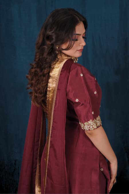 Saubhagya Red Silk, Organza Metallic Thread, Zari, Embroidery V-neck Floral Kurta Set at Aza Fashions Saubhagya_Red Silk, Organza Metallic Thread, Zari, Embroidery V-neck Floral Kurta Set _at_Aza_Fashions