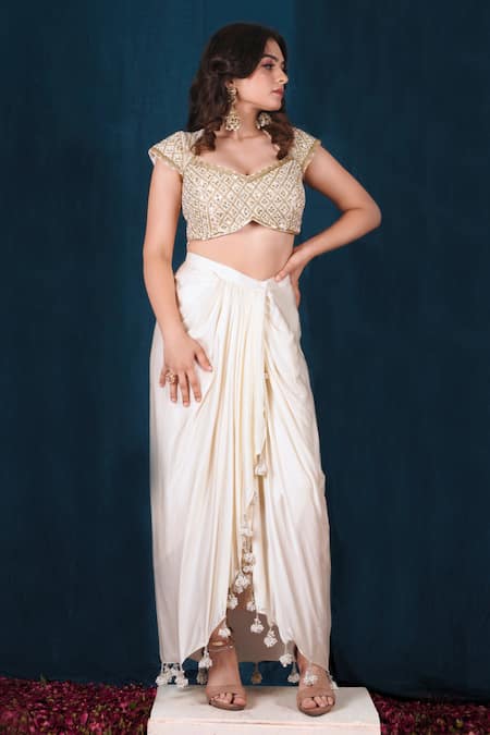 SAUBHAGYA Off White Blouse Opada Silk Embroidery Zari Sweetheart Neck And Draped Skirt Set 