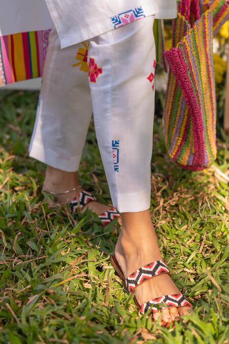 Buy_Prachi Kamat_White Cotton, Linen Embroidery Printed Asymmetric Straight Kurta With Pant _Online_at_Aza_Fashions