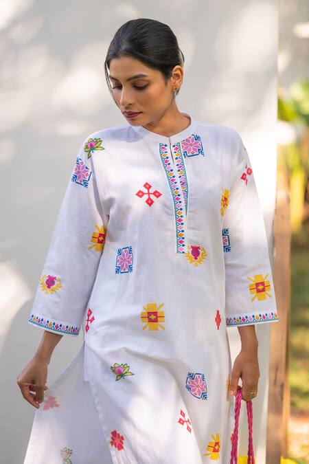 Shop_Prachi Kamat_White Cotton, Linen Embroidery Printed Asymmetric Straight Kurta With Pant _Online_at_Aza_Fashions