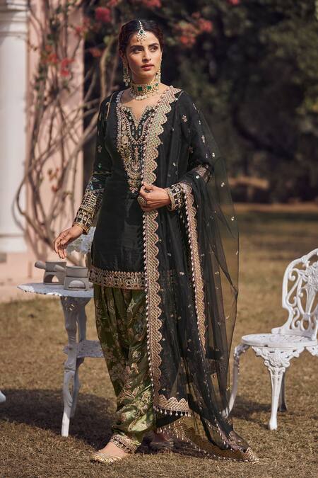 Lashkaraa_Black Silk, Chiffon Sequins, Stones, Embroidery, Zari Flower Vine Kurta Set_Online_at_Aza_Fashions