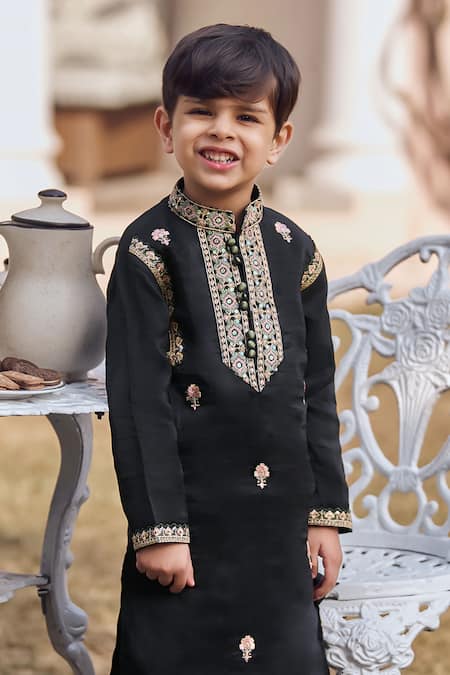 Lashkaraa_Black Silk Sequins, Zari Embroidered Kurta Set_Online_at_Aza_Fashions